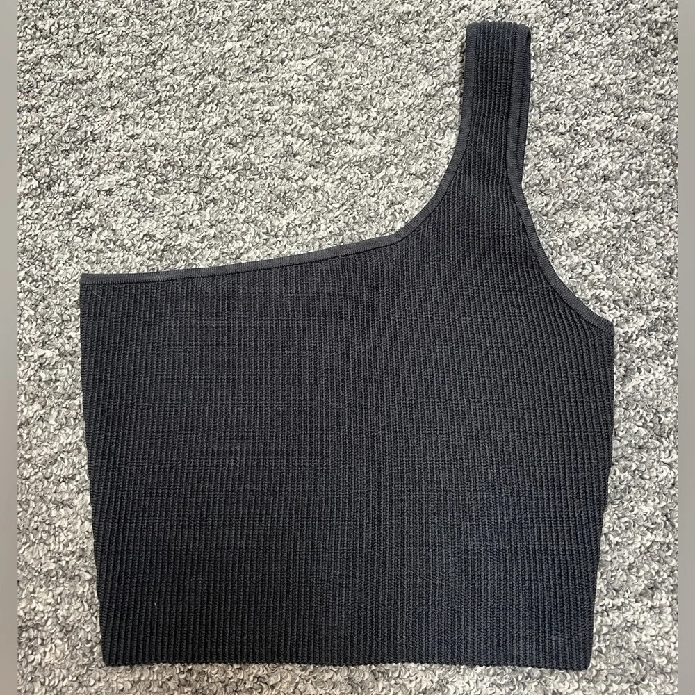 Quince Ribbed Crop Top - Picture 2 of 4